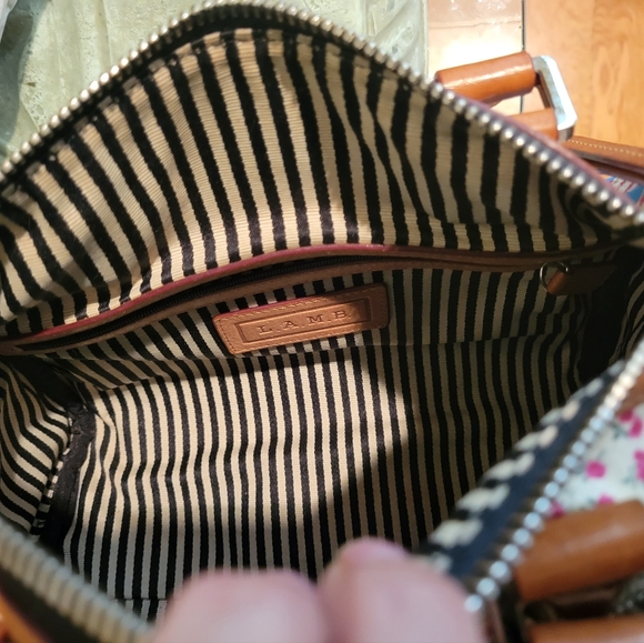 L.A.M.B. by Gwen Stefani Ditzy Graffiti Zipper Flower Bag #402 - Picture 17 of 17